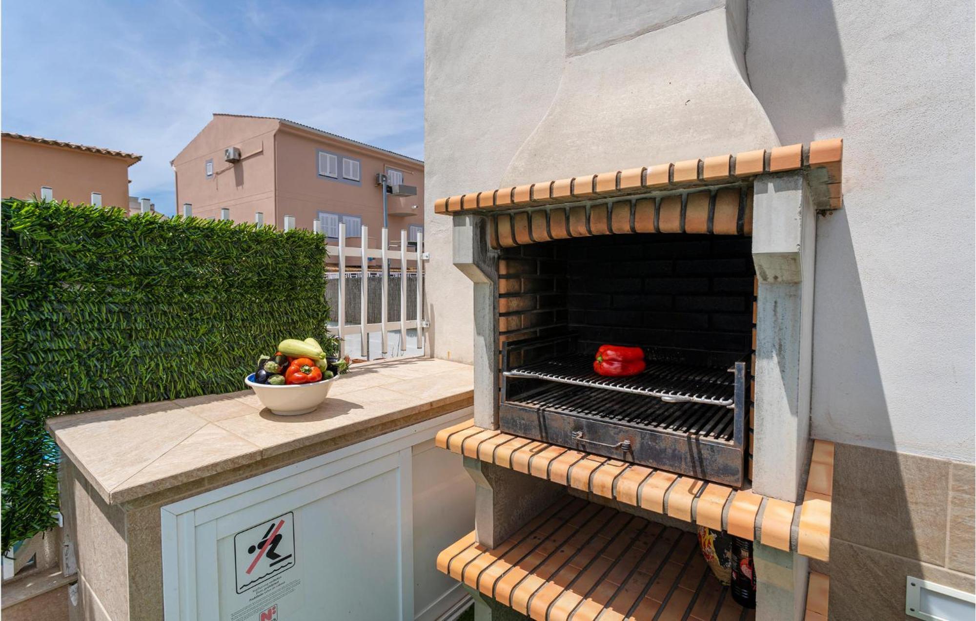 4 Bedroom Beautiful Home In Alcudia Port de Alcudia  Zewnętrze zdjęcie
